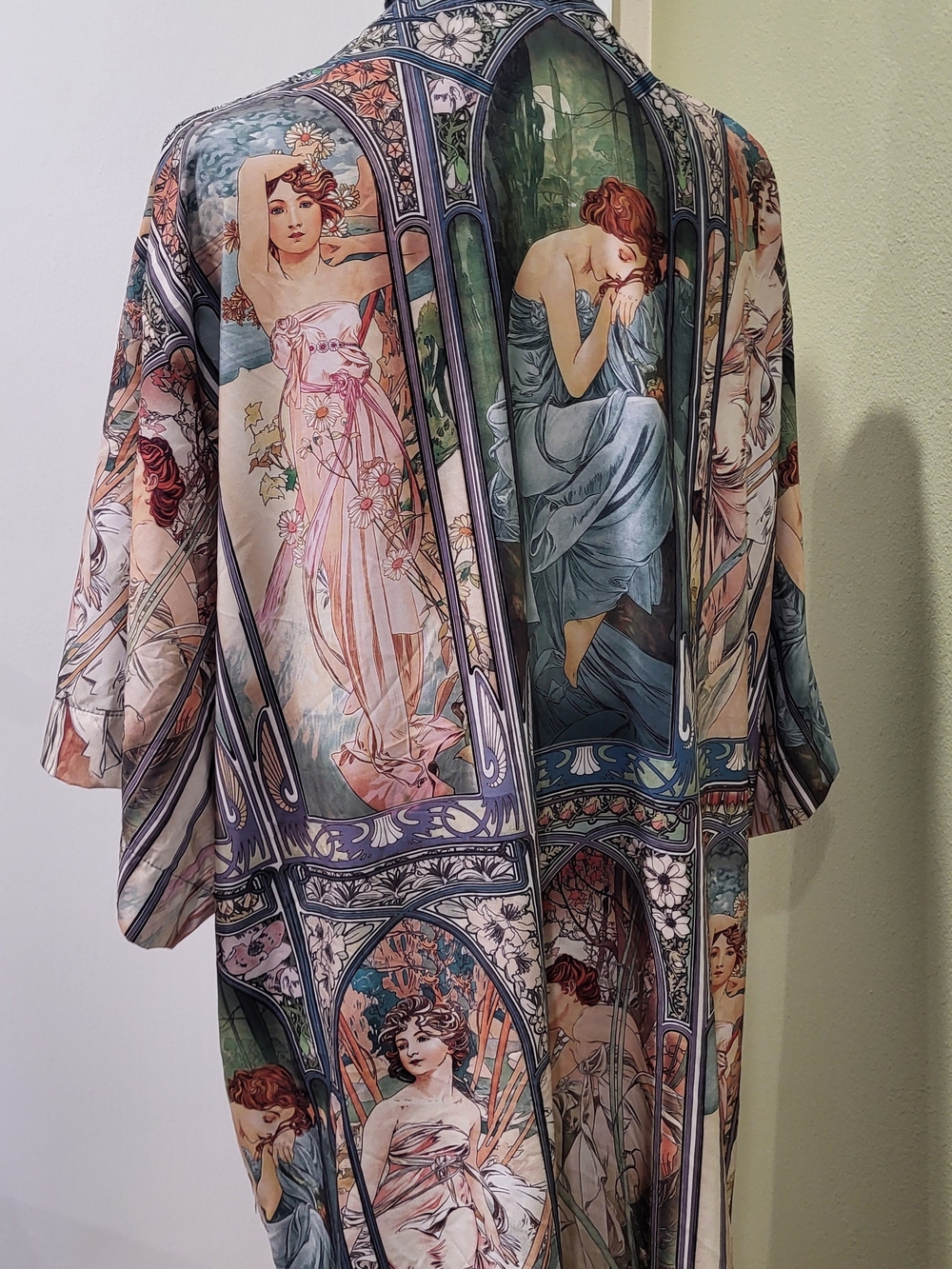 Blackmilk "Time's Of Day" Kimono Robe Art Nouveau Print By Alphonse Mucha. - Picture 2 of 5
